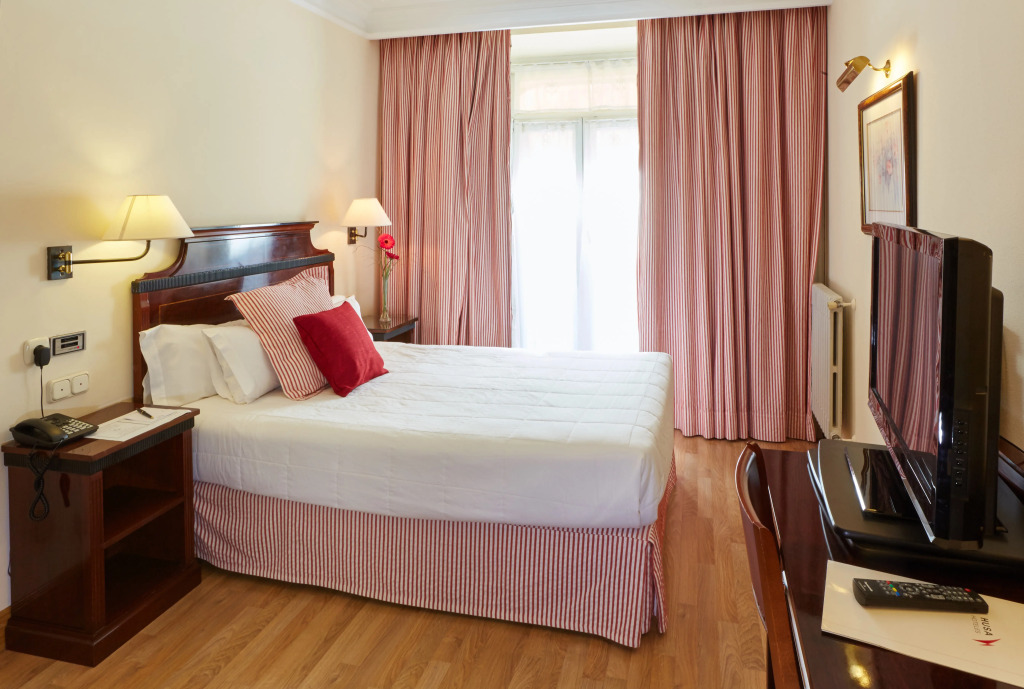 Отель Sercotel Hotel Europa