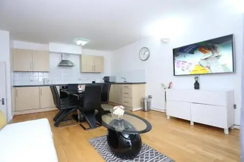 Gorgeous 2 Bathroom Woolwich
