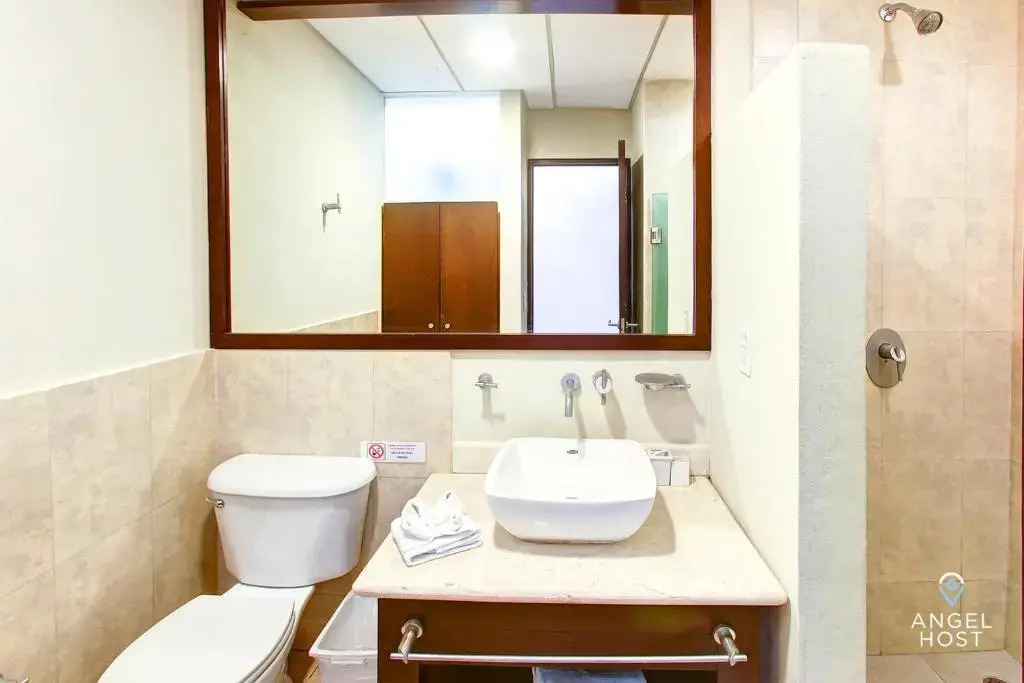 Fabulous Playa Getaway at 38th and Beach plus 2 Pools Onsite!