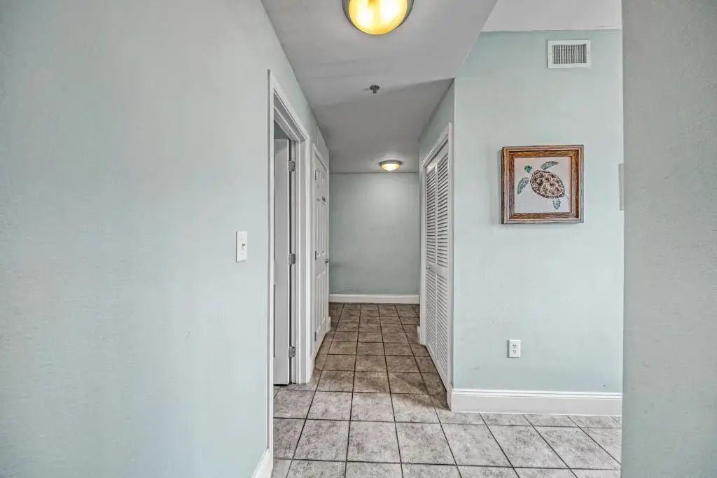 On the 3-d Floor, Laketown 324 - Large 2 BD , Great Views and Amenities