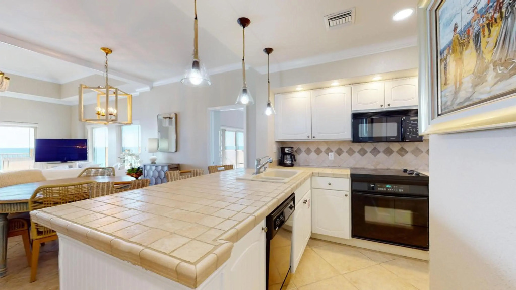 Beach Manor 0812