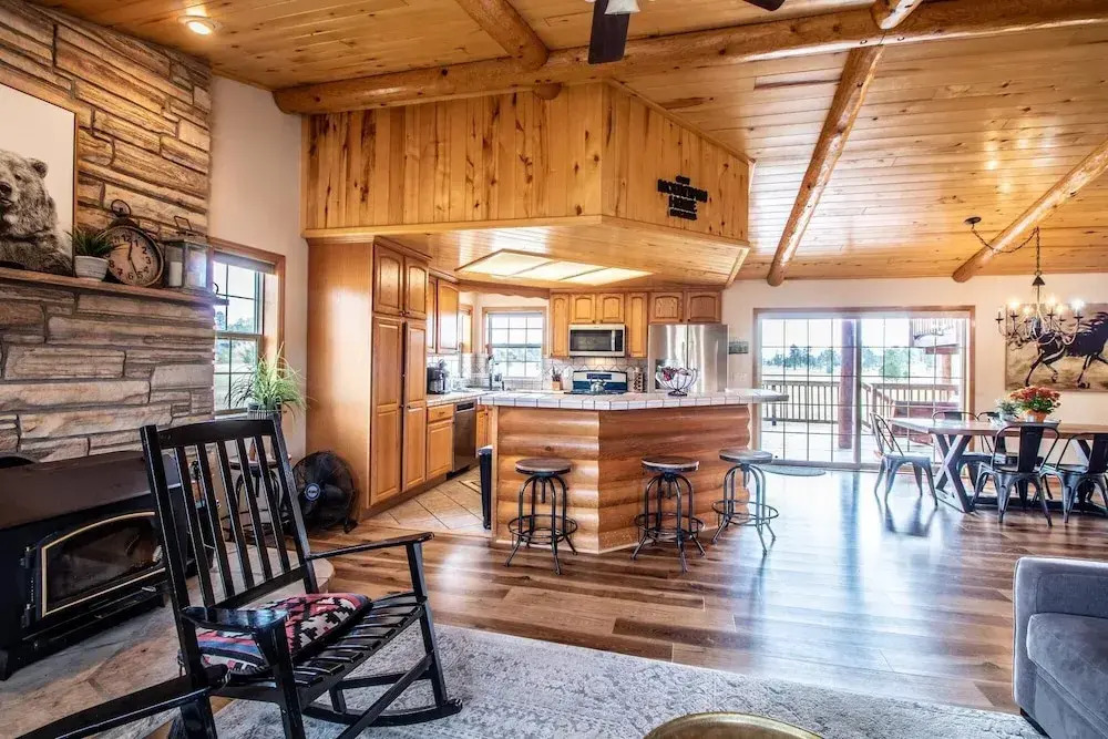 Pet Friendly Large Great Mountain Gathering