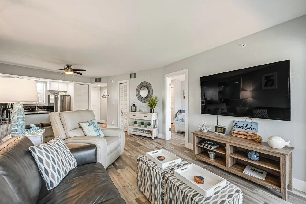 2 Mi to Beach! Unit w/ Pool Access on Marco Island