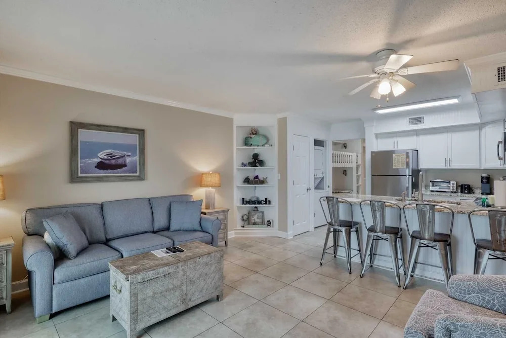 Seacrest 405 1 Bedroom Condo by RedAwning