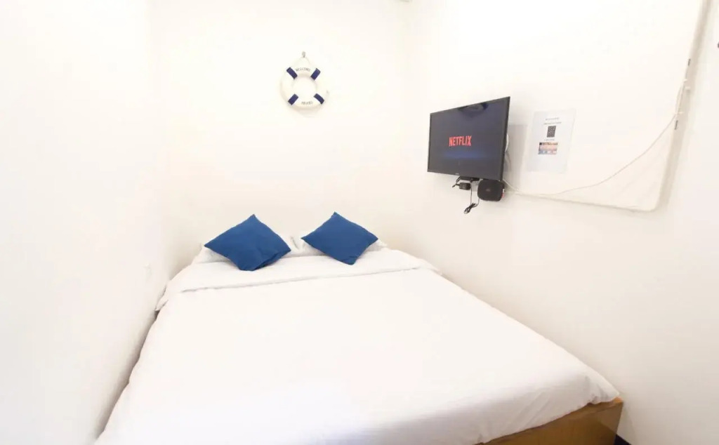 Pier 49 Hostel