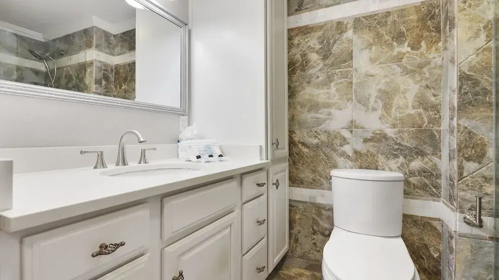 503 Shorewood 2 Bedroom Condo