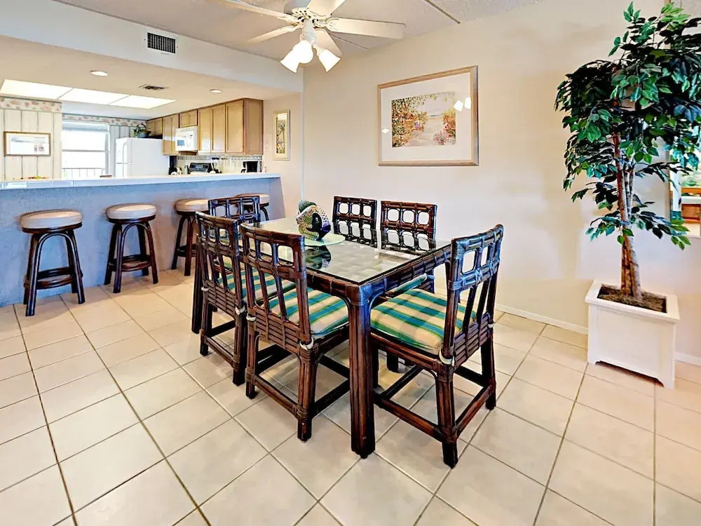 4400 Gulf Blvd Condo Unit 207