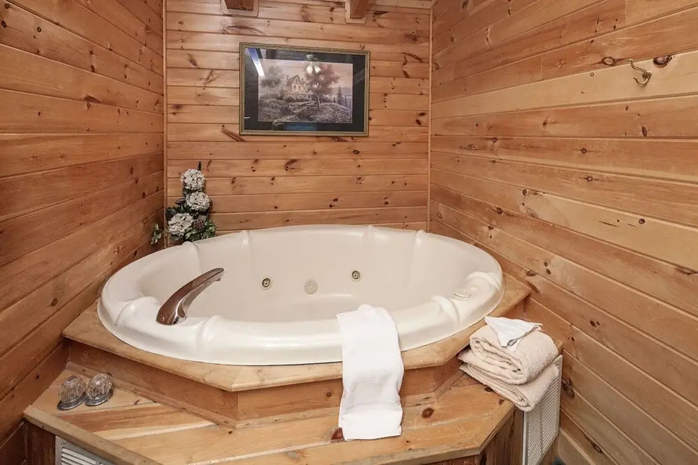 Gerralds Chalet by Heritage Cabin Rentals