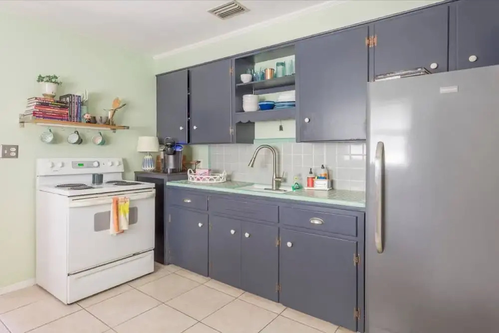 Northeast St. Petersburg Cottage by TechTravel