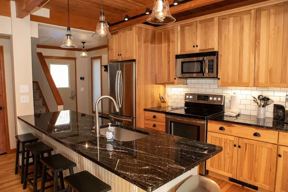 1320 Tennis Townhome 3 Bedroom Townhouse by RedAwning