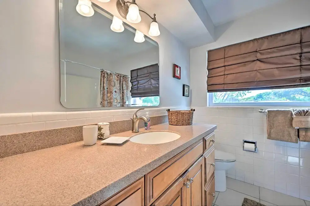 Sunny Largo Retreat: 4 Mi From Indian Rocks Beach!