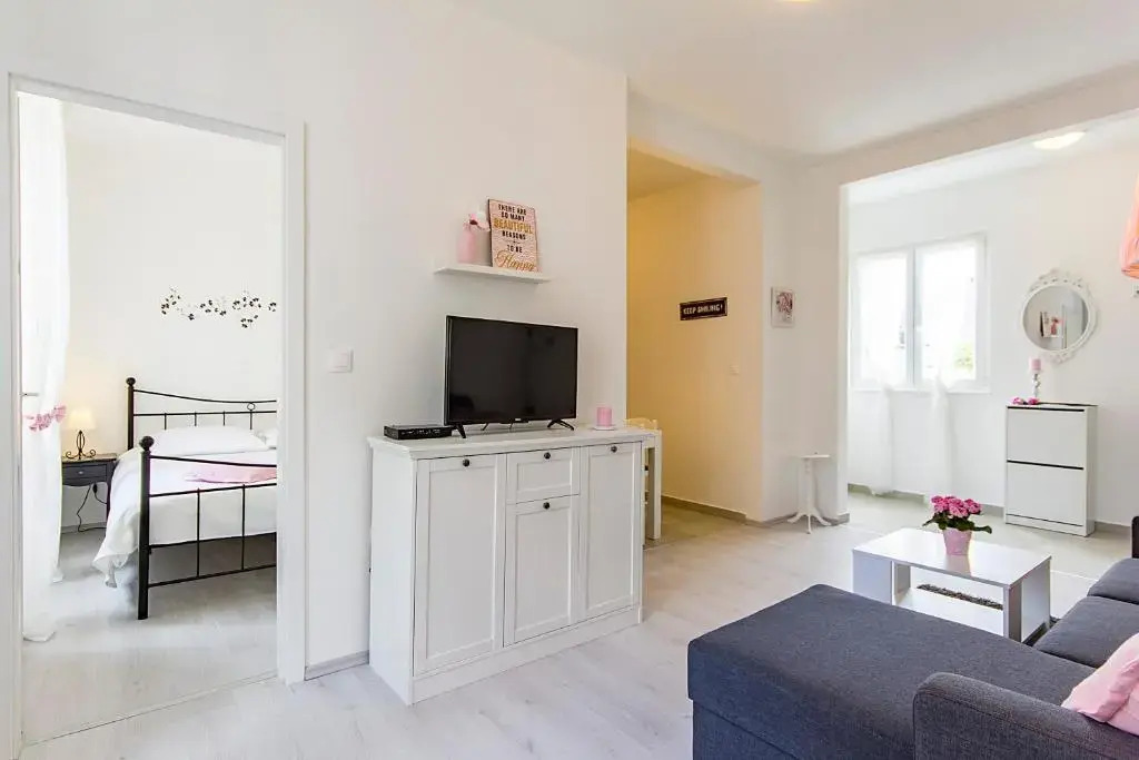 Center Apartment Tina