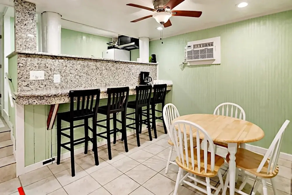 Paradise Hideout - One Bedroom Townhome