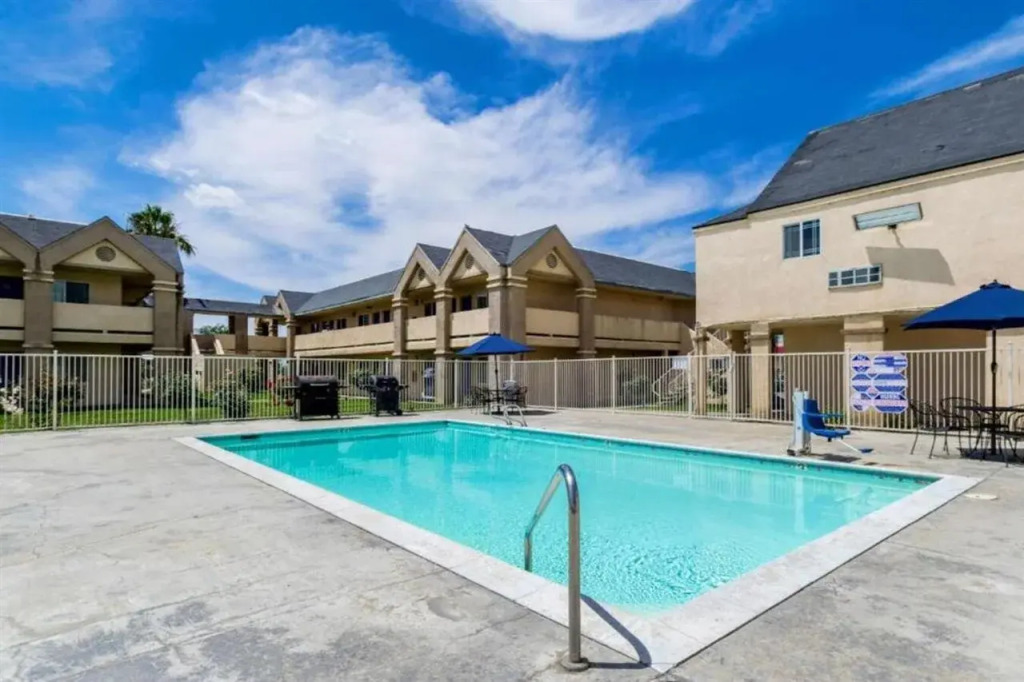Motel 6-Buttonwillow, CA Central