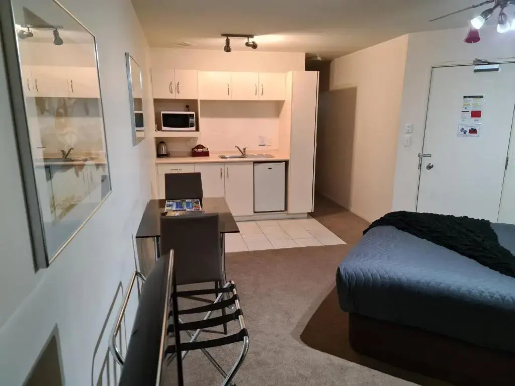 Oceanside Resort Internal Ground Floor Studio unit Own by Privately Mt Maunganui