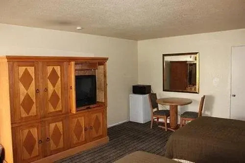 Travel Inn and Suites