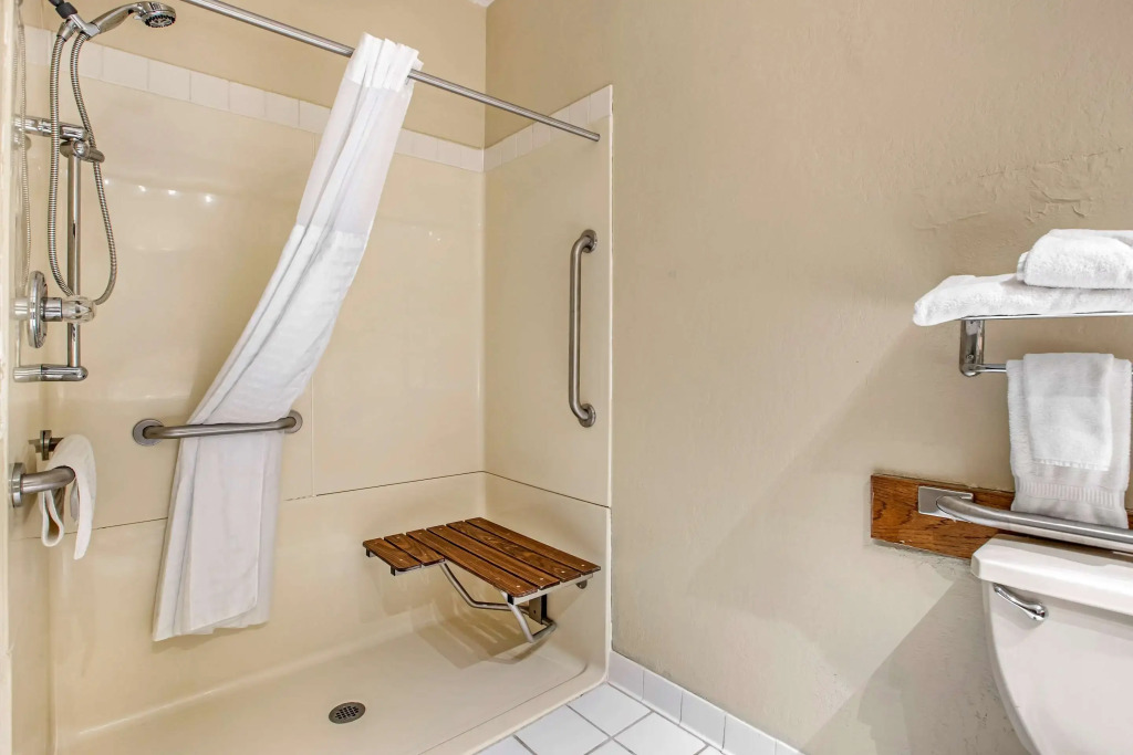 Comfort Inn Muscatine near Hwy 61