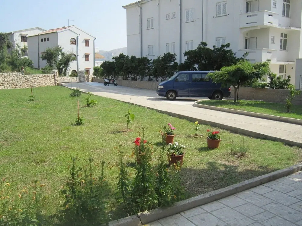 Seaview Apartment in Dalmatia With Balcony