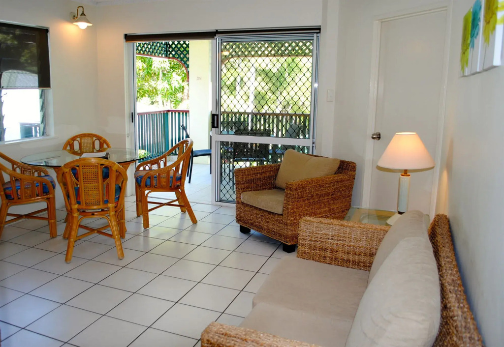 Seascape Holidays - Hibiscus