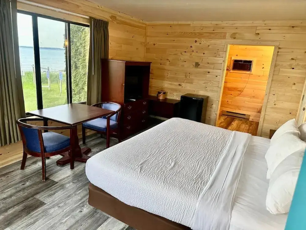 Bridgeview Motel