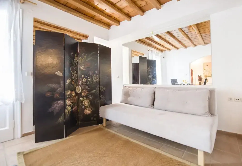 Mykonos Psarrou villa for 18 persons by VillaRentalsgr