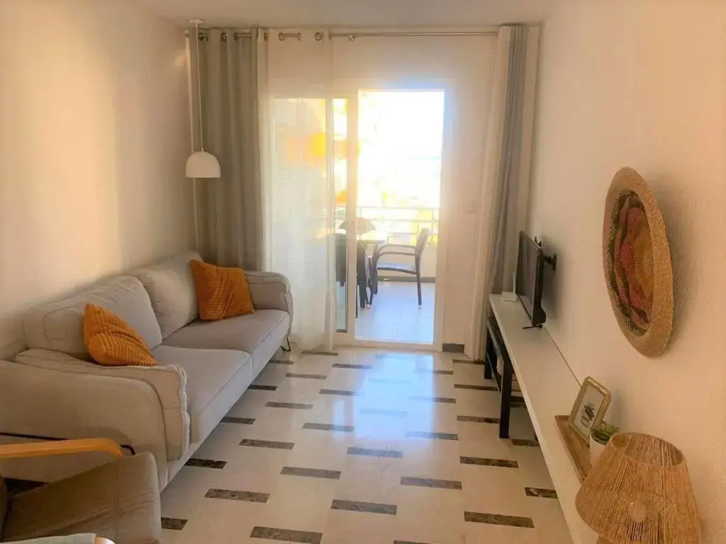 Acogedor apartamento frente al mar con piscina