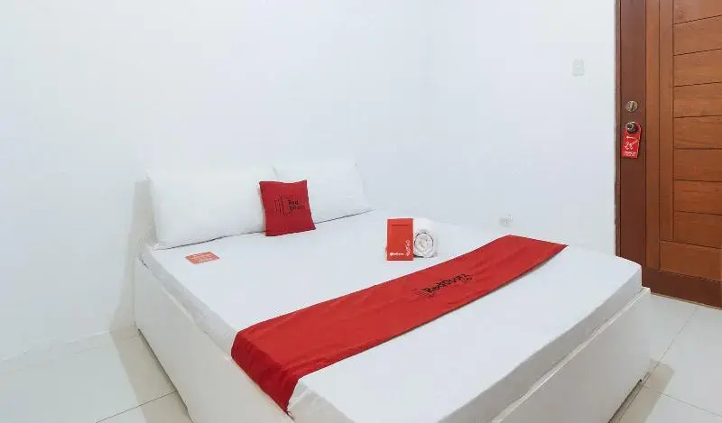 RedDoorz near LRT 2 Antipolo Station