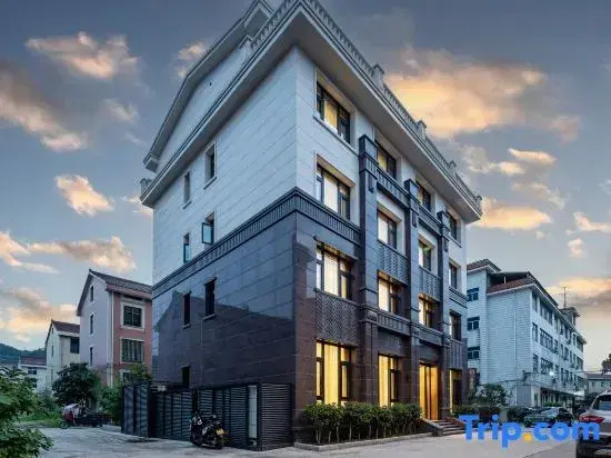 Floral Hotel · Hengdian Qingyan Hotel (Huaxia Cultural Park Store)
