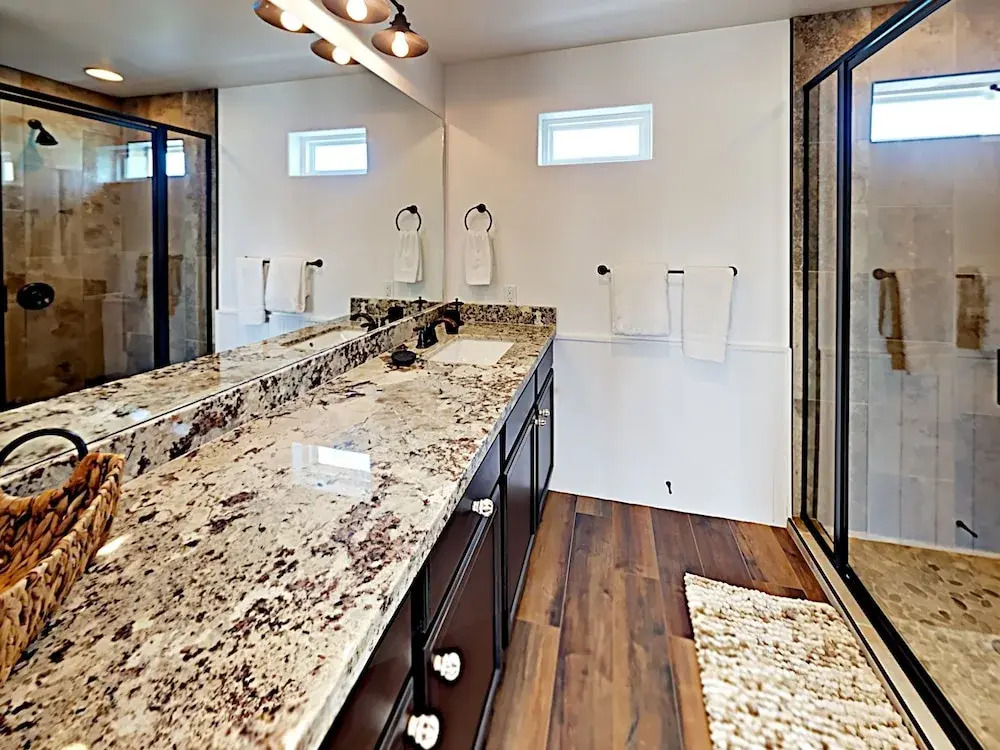 Cabinessence At La Playa - Two Bedroom Home