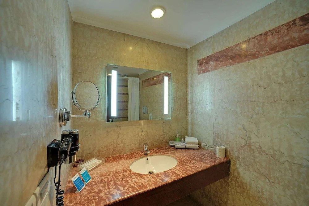 Royal Sarovar Portico Siliguri