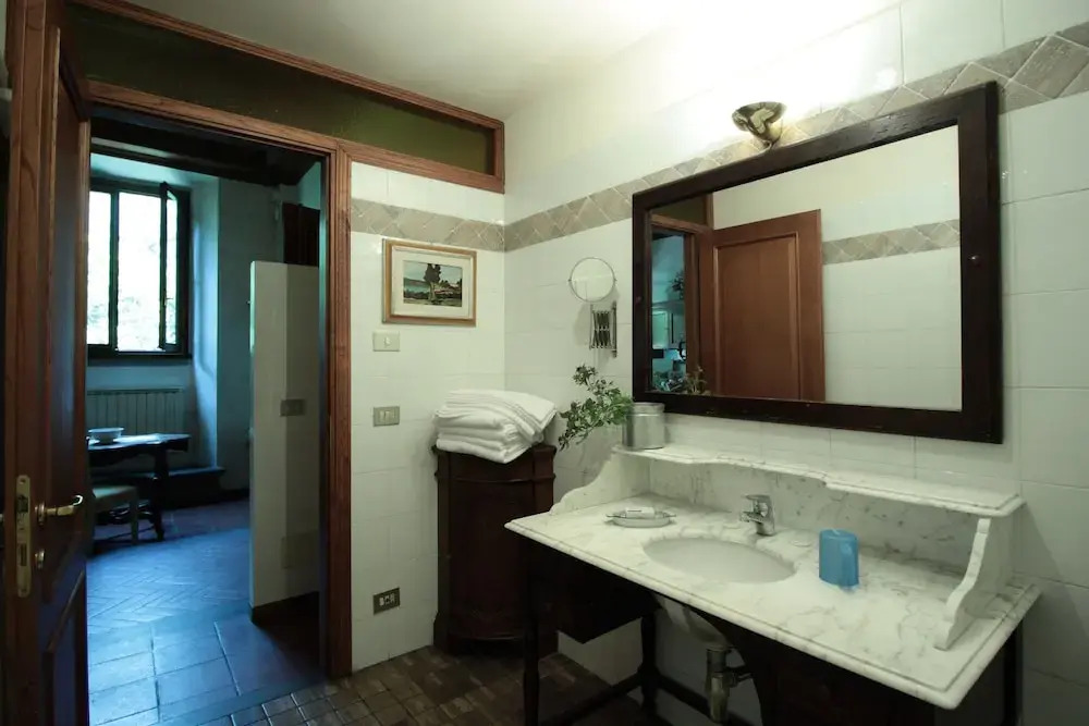 Domus Giorgio Authentic 1600's apt with Stunning Garden and Rooftop