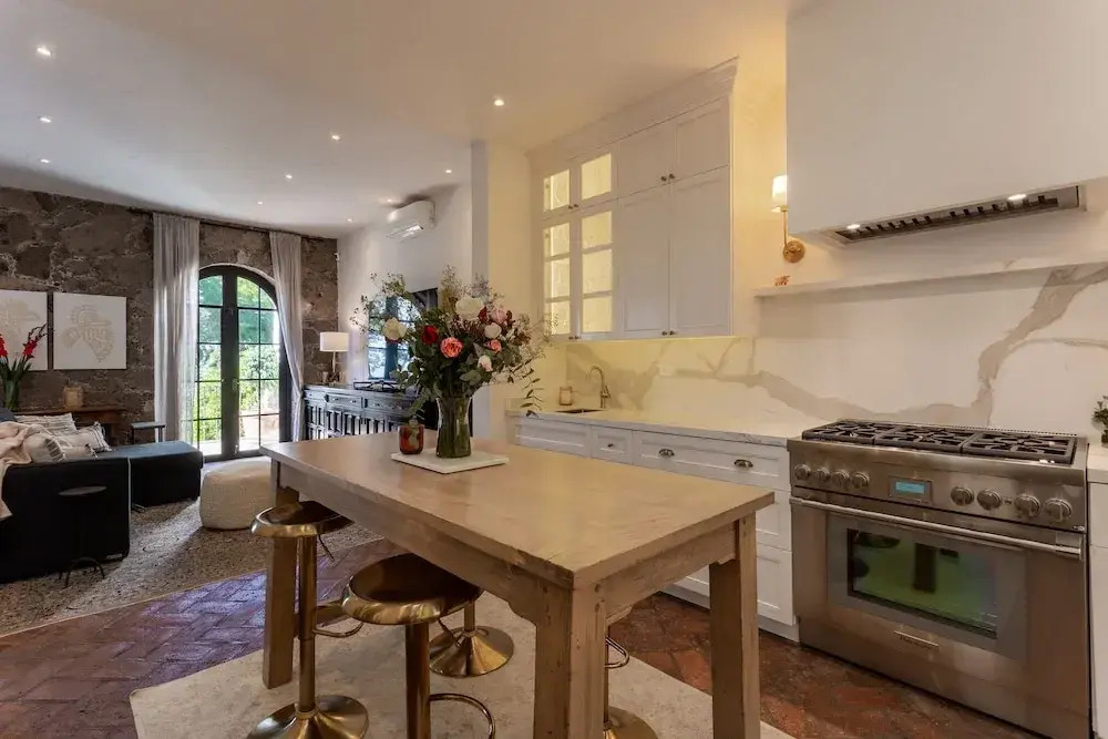 Panoramic Paradise 3BR Overlooking SMA