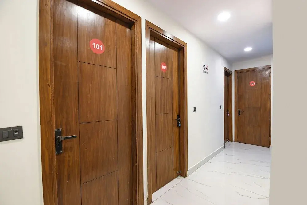 FabHotel NP International - Nehru Place Market