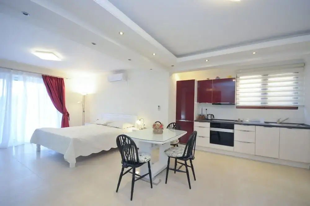St. George Apartments and Villa with pool