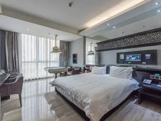 Crystal Spade Hotel