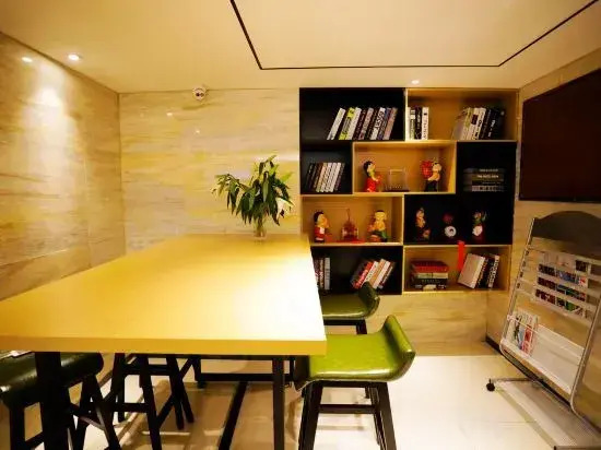 City Comfort Inn (Yanji Pedestrian Street Qiansheng Shopping Plaza)
