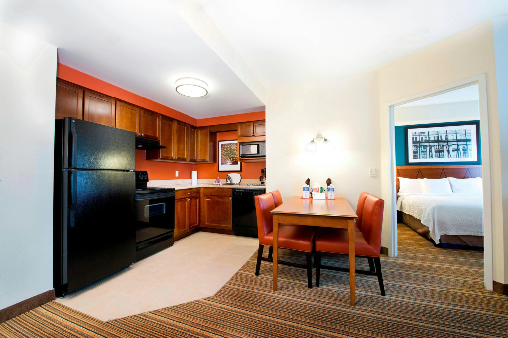 Residence Inn by Marriott Mississauga-Airport Corporate Centre West