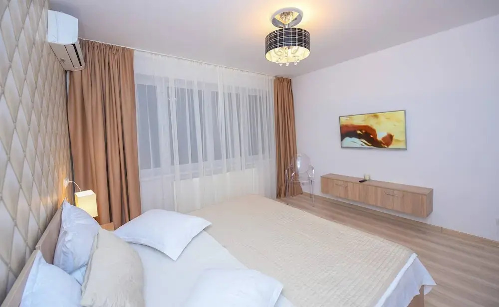 Libra Apartment - Two Bedrooms - 5 Guests - Next To Cismigiu Gardens