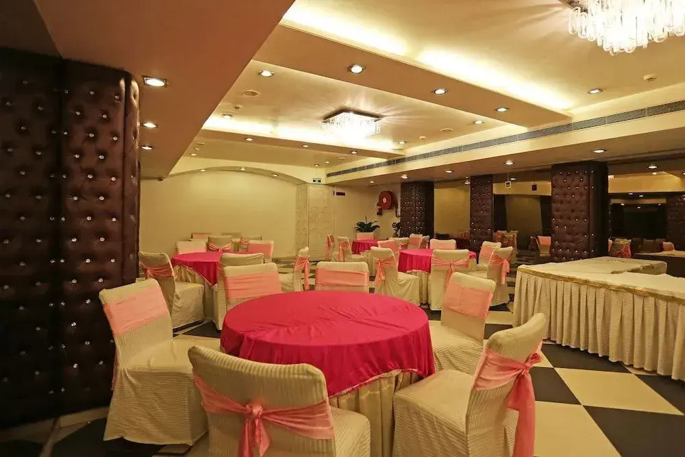 Emblem Hotel Hero Honda Chowk Gurugram