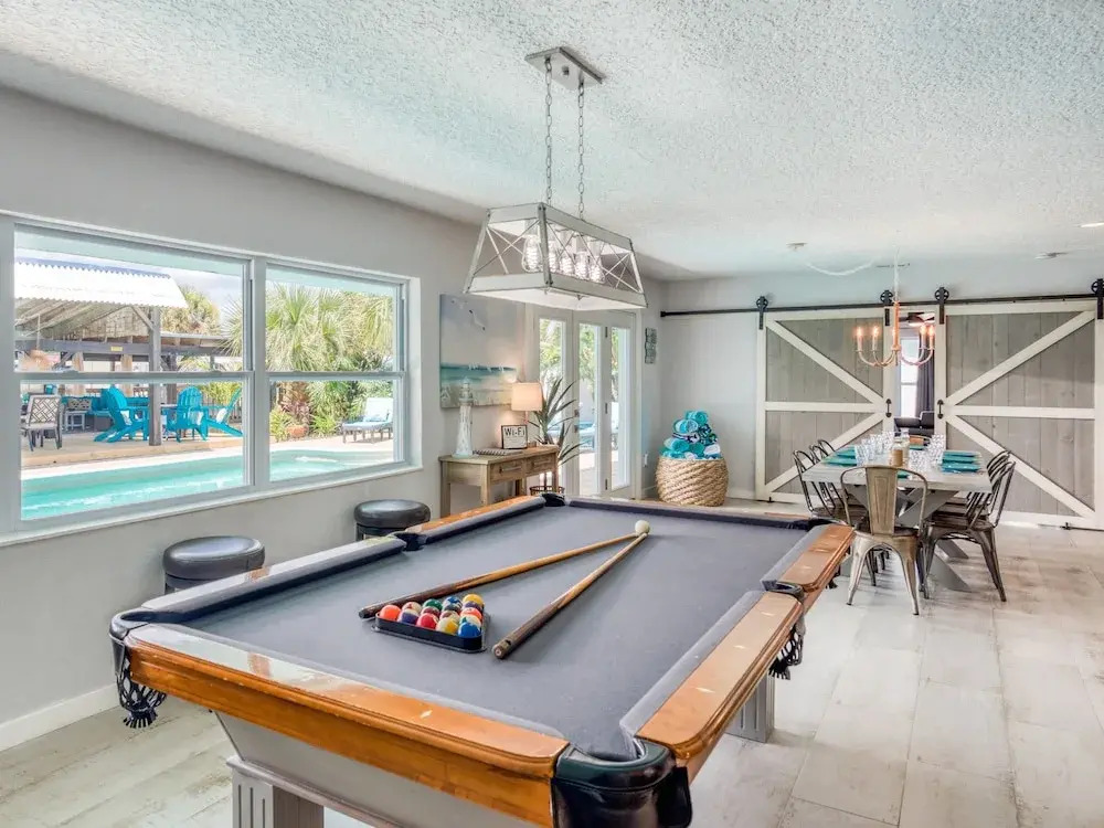 Canalfront Dream Pool, Dock & 3 Blocks To Beach! 5 Bedroom Home