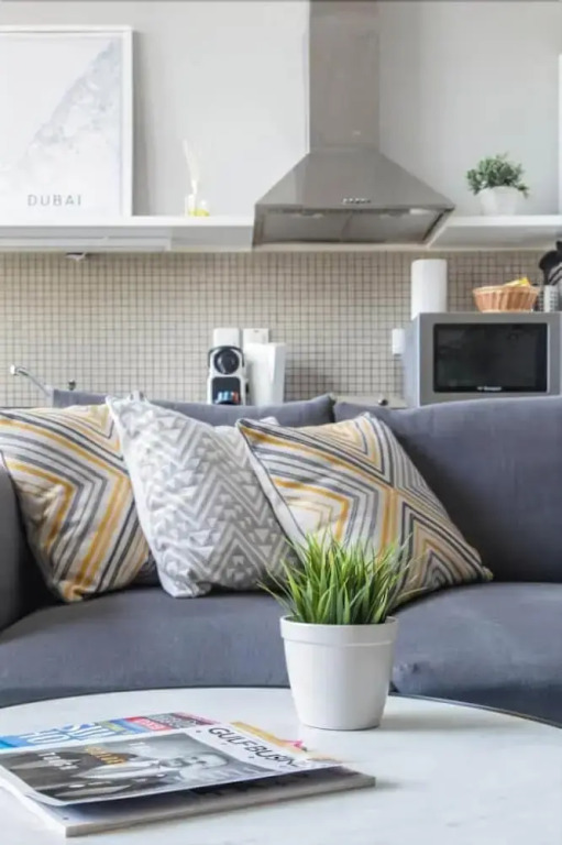 Comfy Trendy Apartment Steps Away From the Metro