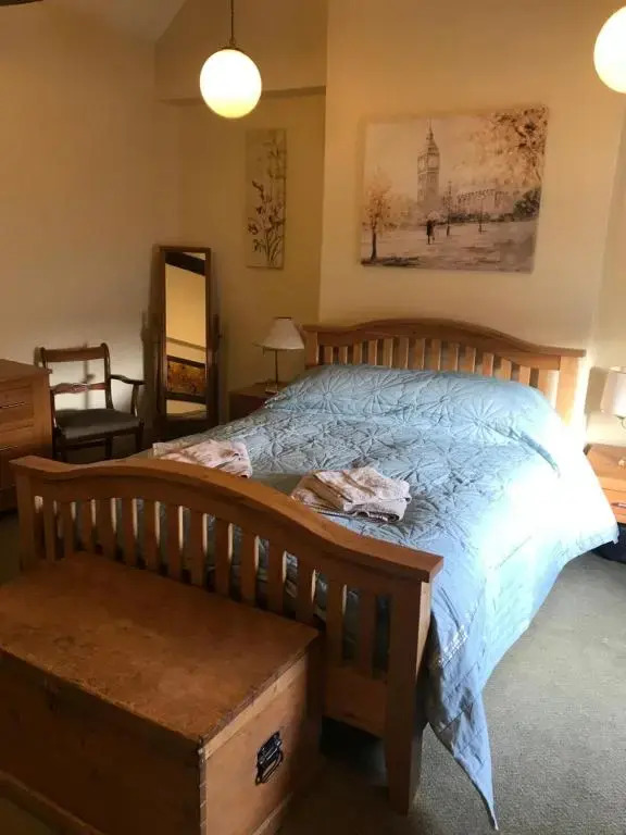 Flat 1, 22 the square