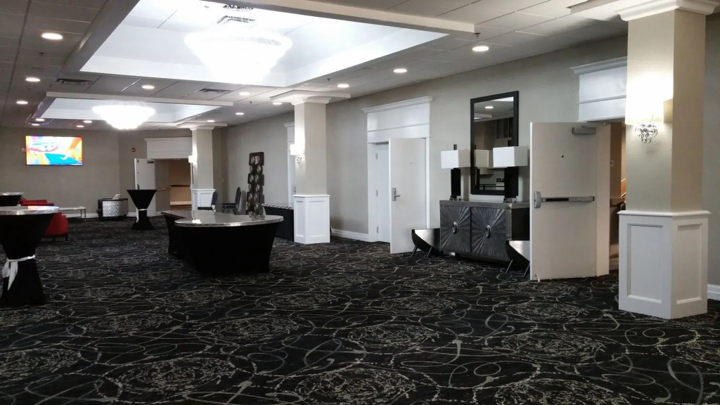 Clarion Inn Des Moines Airport