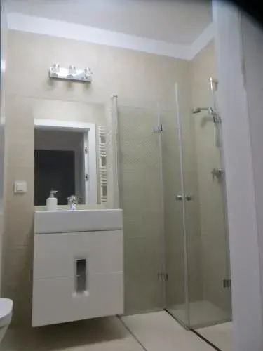 Poznan Black Red apartment