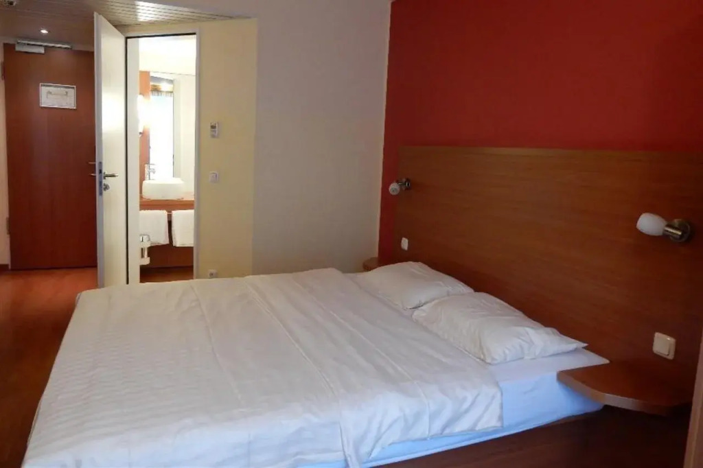 Отель Premier Inn Frankfurt City Europaviertel
