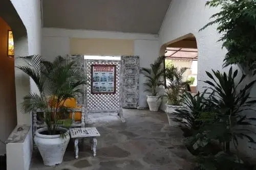 Seawhispers Inn