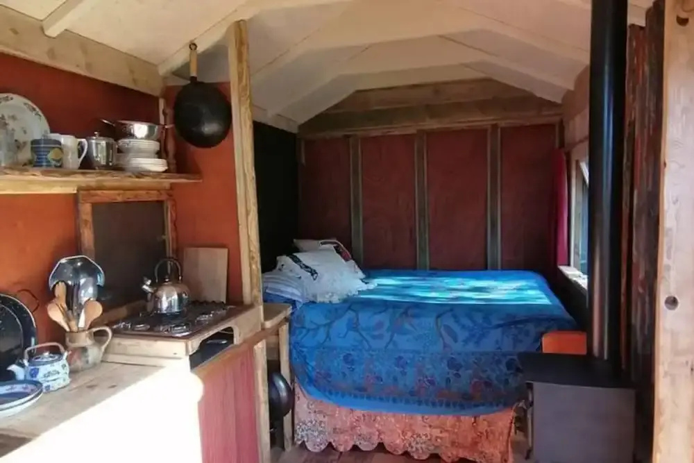 Totnes - Cabin - Sleeps 4 - Garden - Parking