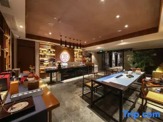 Aolong Jinglu Boutique Hotel (Olympic Sports Center)