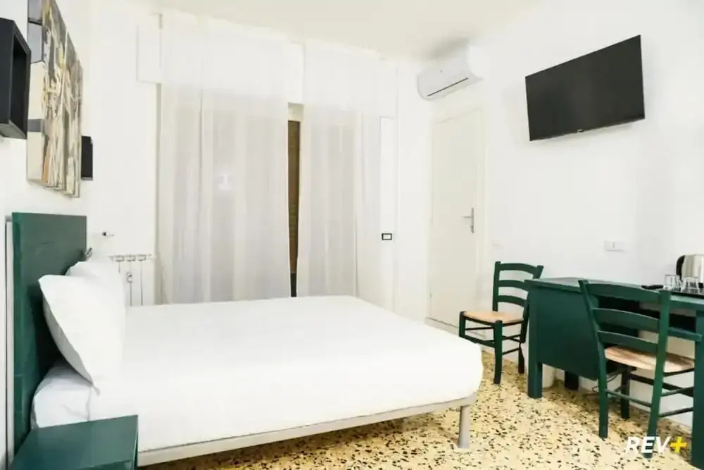 Lia Art Hotel
