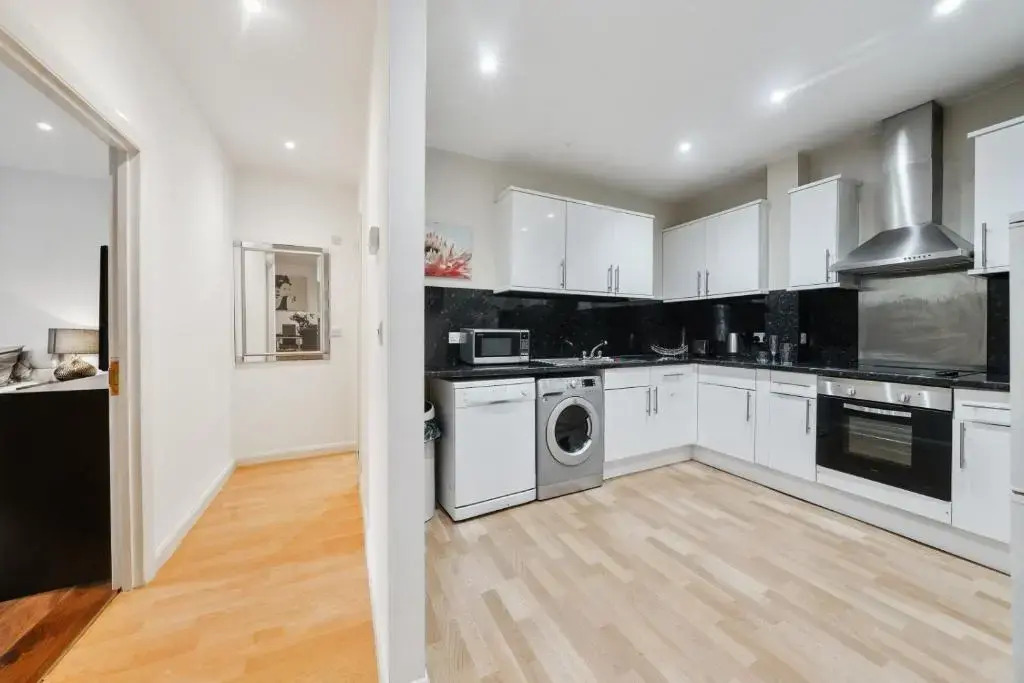 GRANGE City 2 Bed Modern Apartment by Tower Bridge London Bridge
